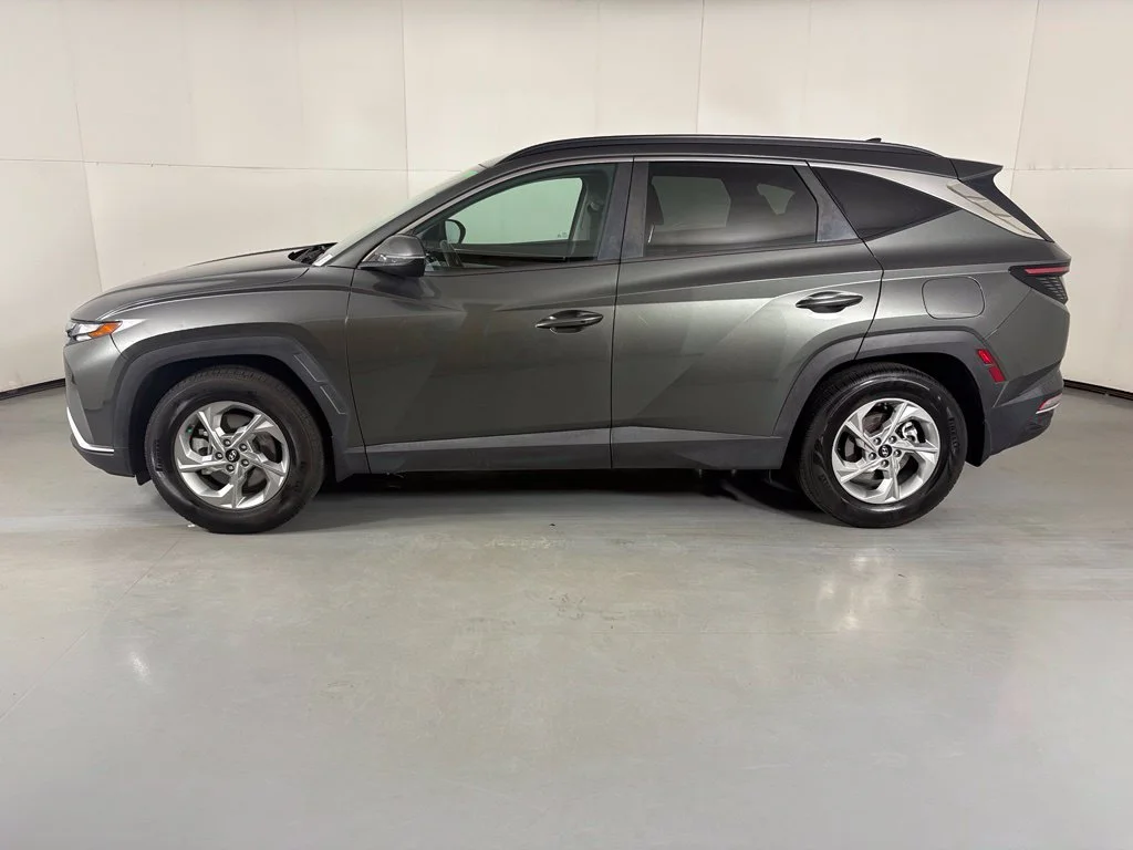 Used 2022 Gray Hyundai SEL image 5