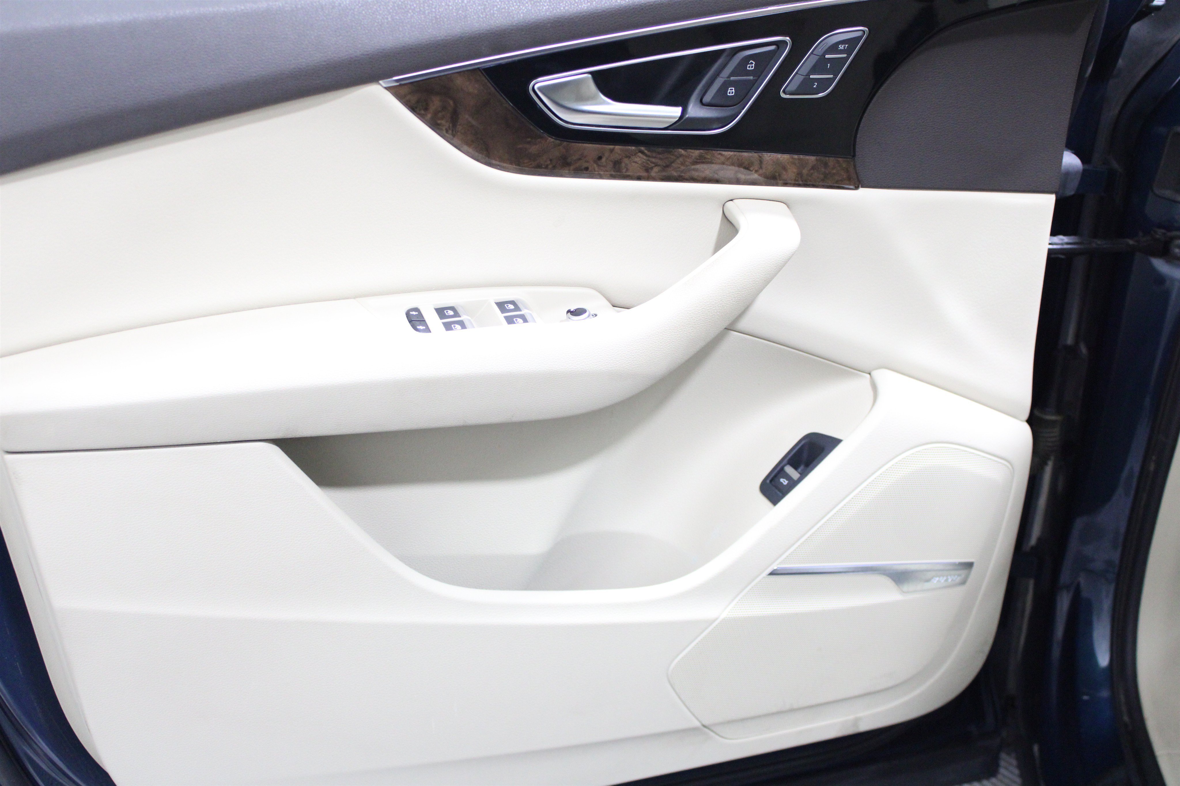 Used 2019 Navarra Blue Metallic Audi Prestige All-Wheel Drive image 3