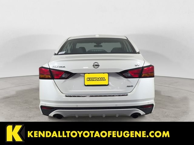 Used 2022 White Nissan 2.5 SV image 6