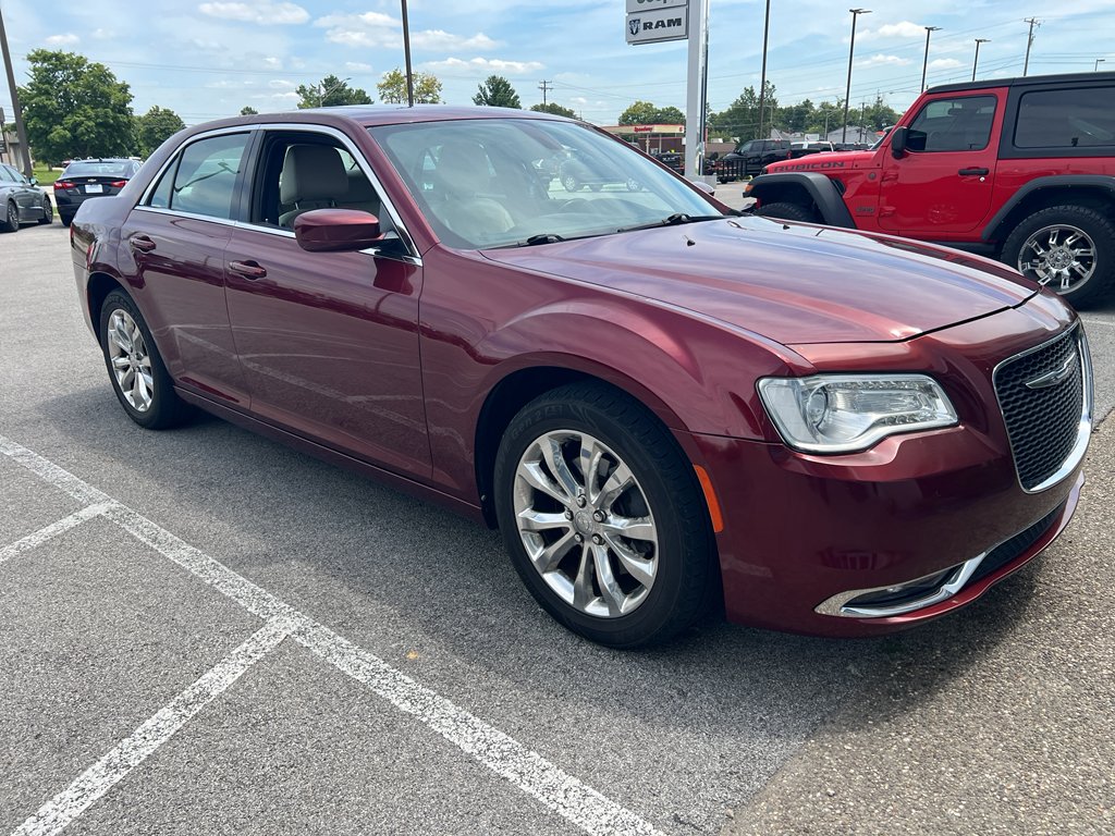 Used 2015 Velvet Red Pearlcoat Chrysler Limited image 10