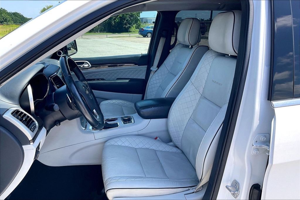 Certified Used 2019 Bright White Clearcoat Jeep Summit image 18