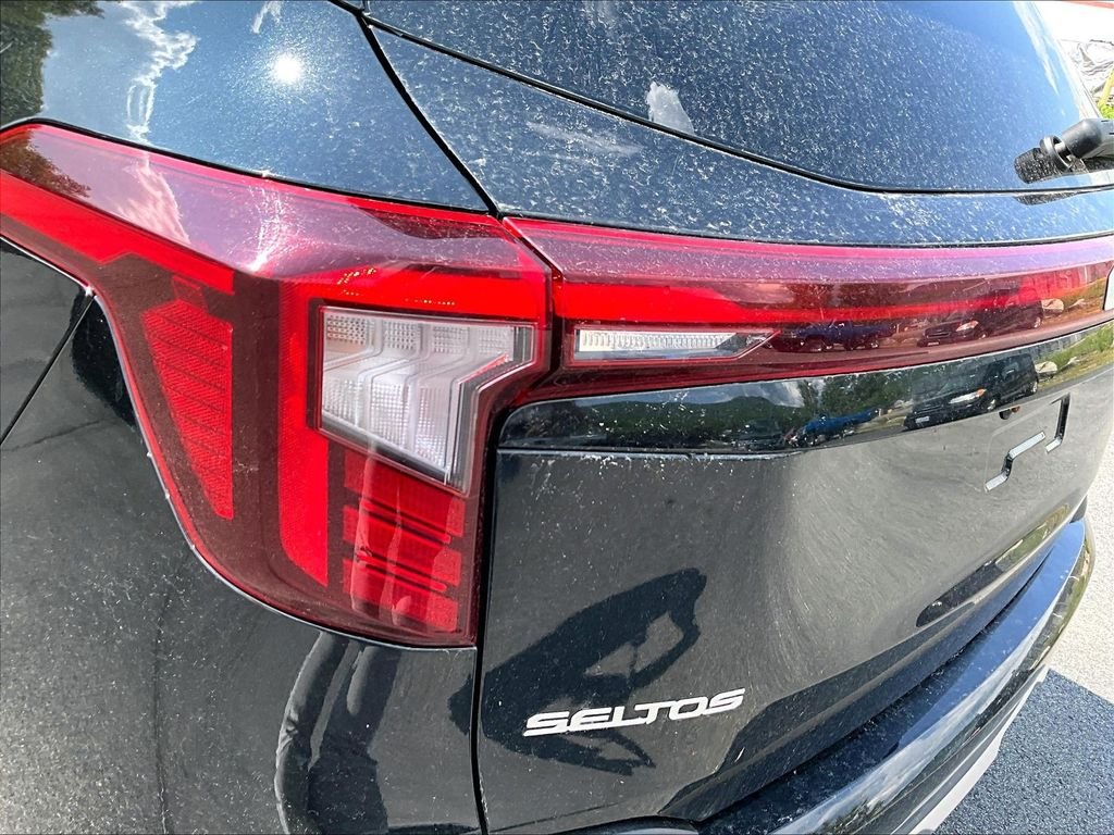 Used 2024 Fusion Black Kia SX image 32