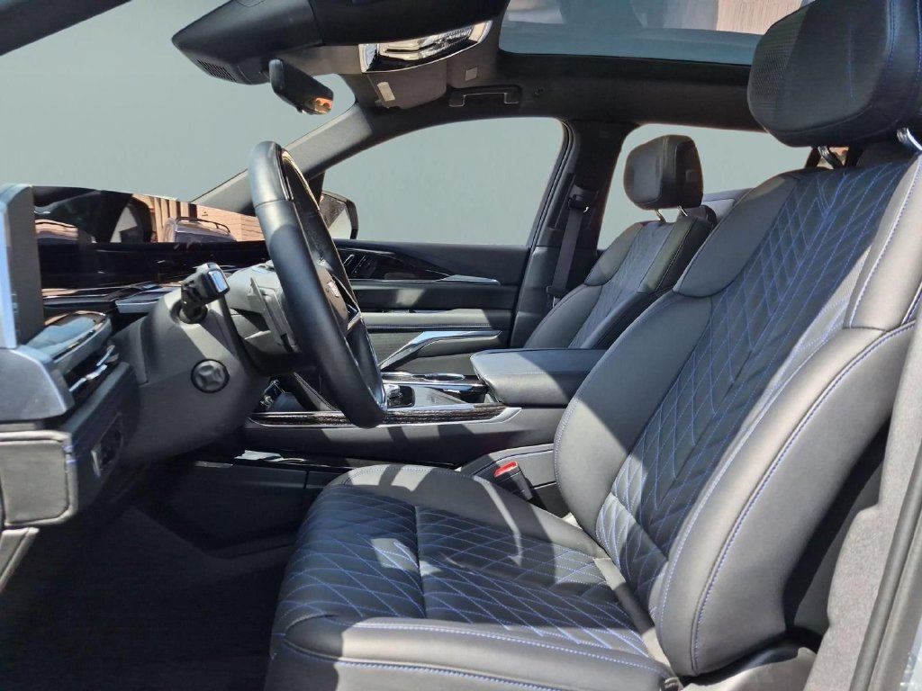 2026 Cadillac Escalade IQL Sport - Photo 18