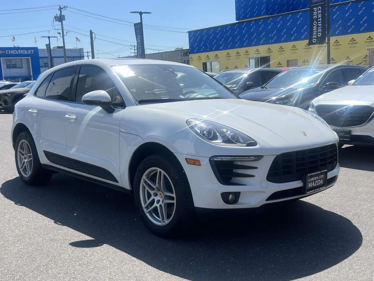 2018 Porsche Macan -'s photo