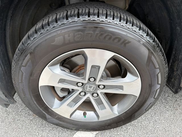 Used 2025 White Honda EX-L image 11