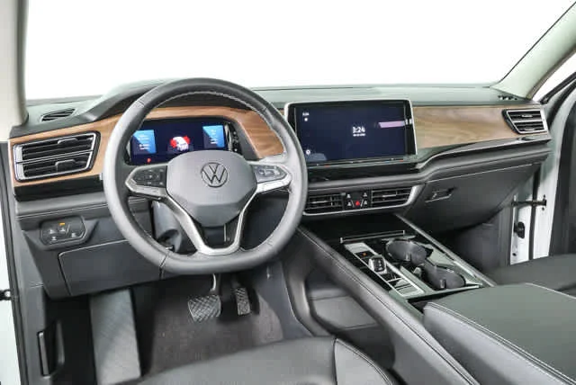 New 2026 Opal White Pearl Volkswagen 2.0T SE w/Technology image 17
