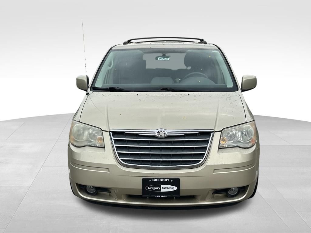 Used 2010 Gold Chrysler Touring image 4