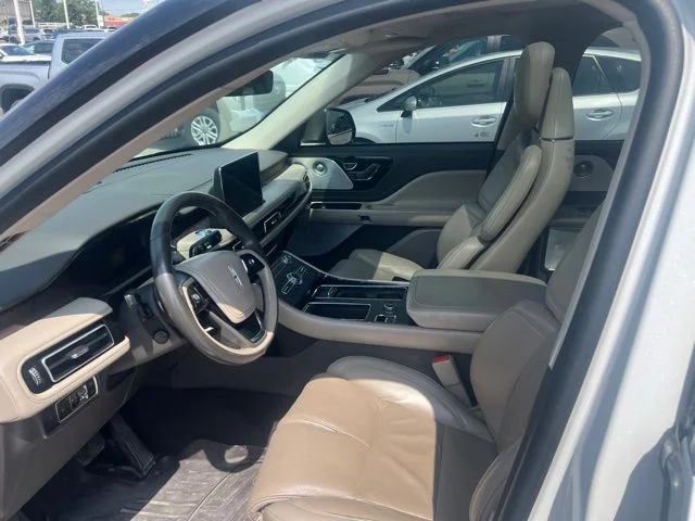 Used 2020 White Lincoln Reserve image 3