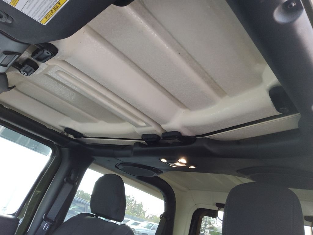 Used 2020 Green Jeep Sport image 25