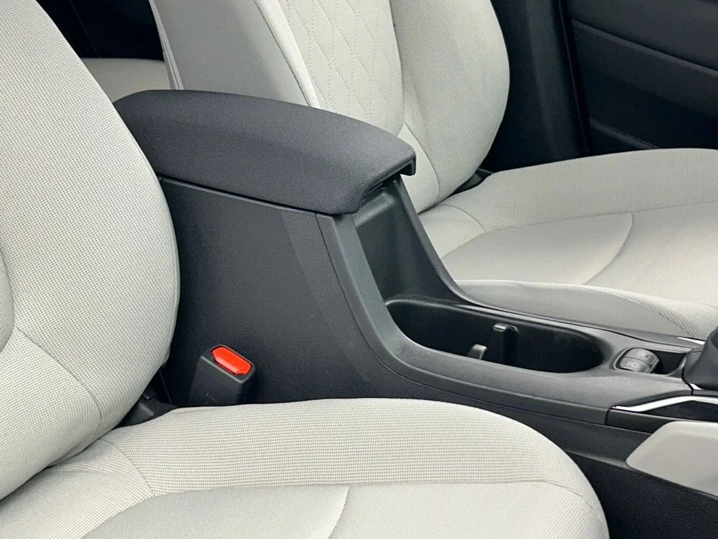 Used 2025 Silver Toyota L image 38
