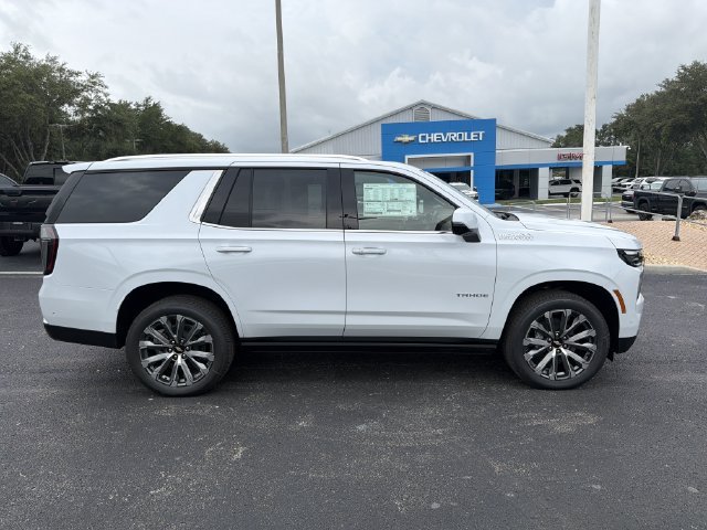 New 2026 Polar White Tricoat Chevrolet High Country image 3