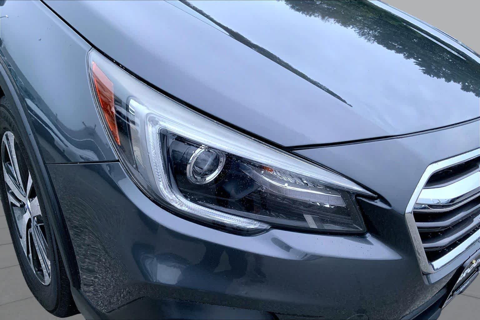 Used 2018 Magnetite Gray Metallic Subaru Limited image 27