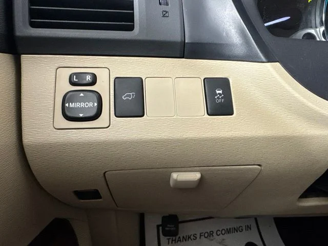 Used 2013 Golden Toyota LE image 18