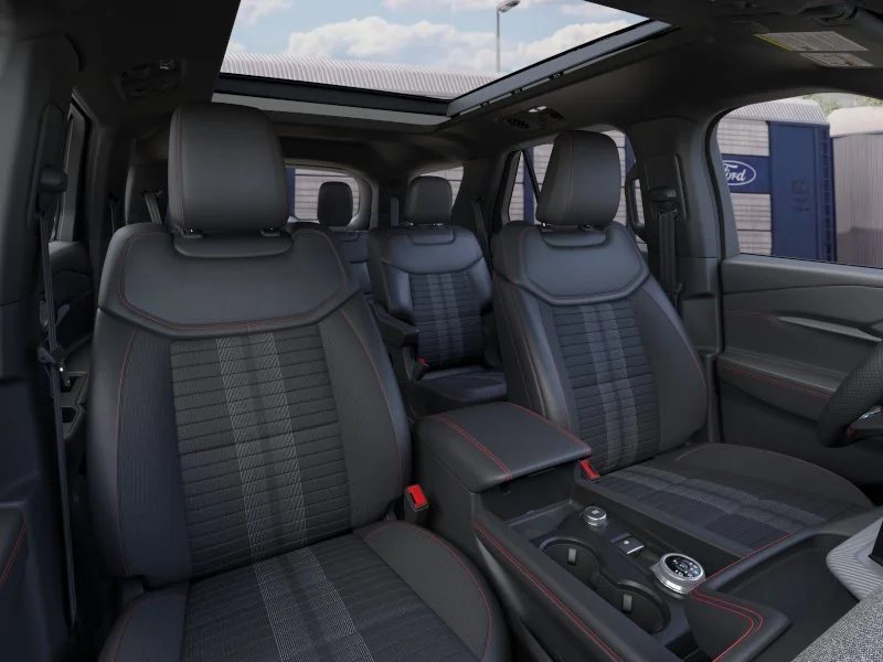New 2026 Star White Metallic Tri-Coat Ford ST-Line image 22
