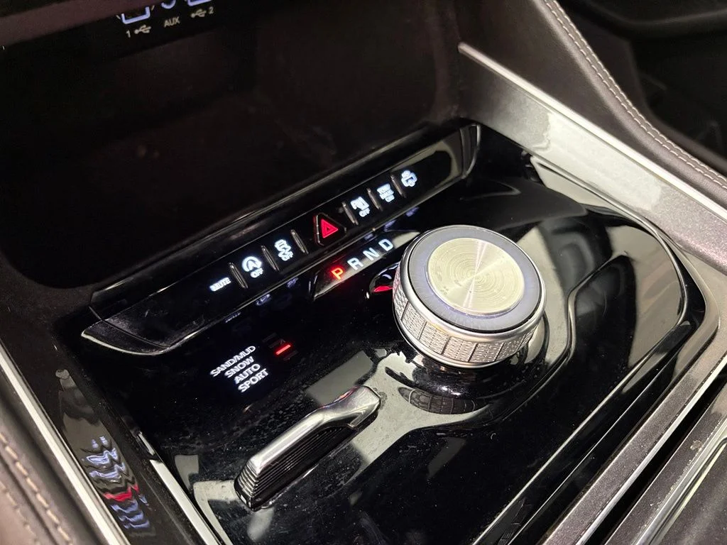 Used 2023 White Jeep Base image 28
