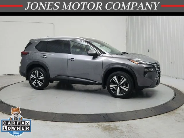 Used 2025 Gray Nissan SL image 1