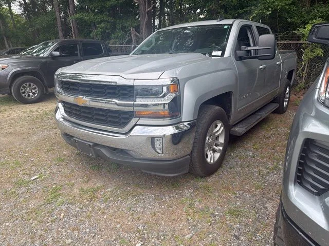 Used 2018 Silver Chevrolet LT image 2
