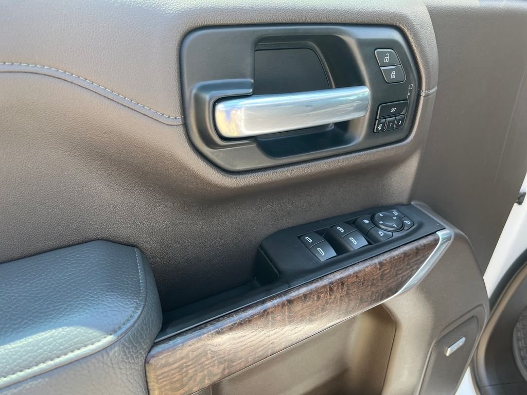Used 2020 White GMC Denali image 11