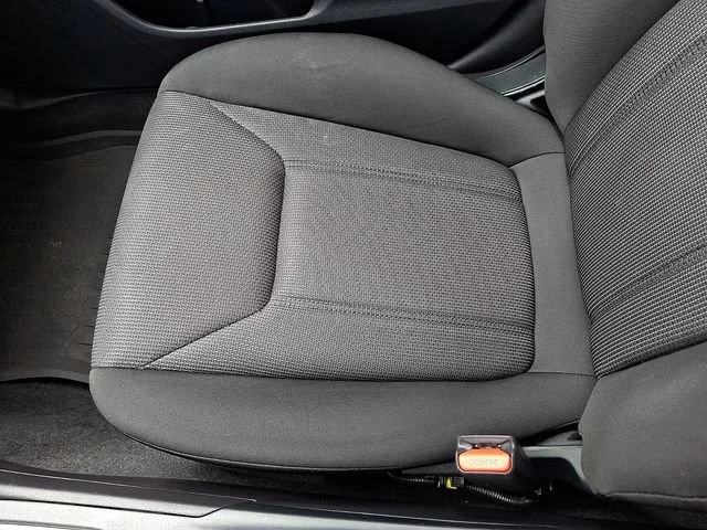 Used 2022 Silver Subaru Premium Sedan image 26