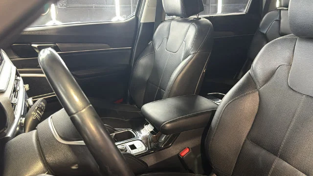 Used 2022 Green Kia EX image 26
