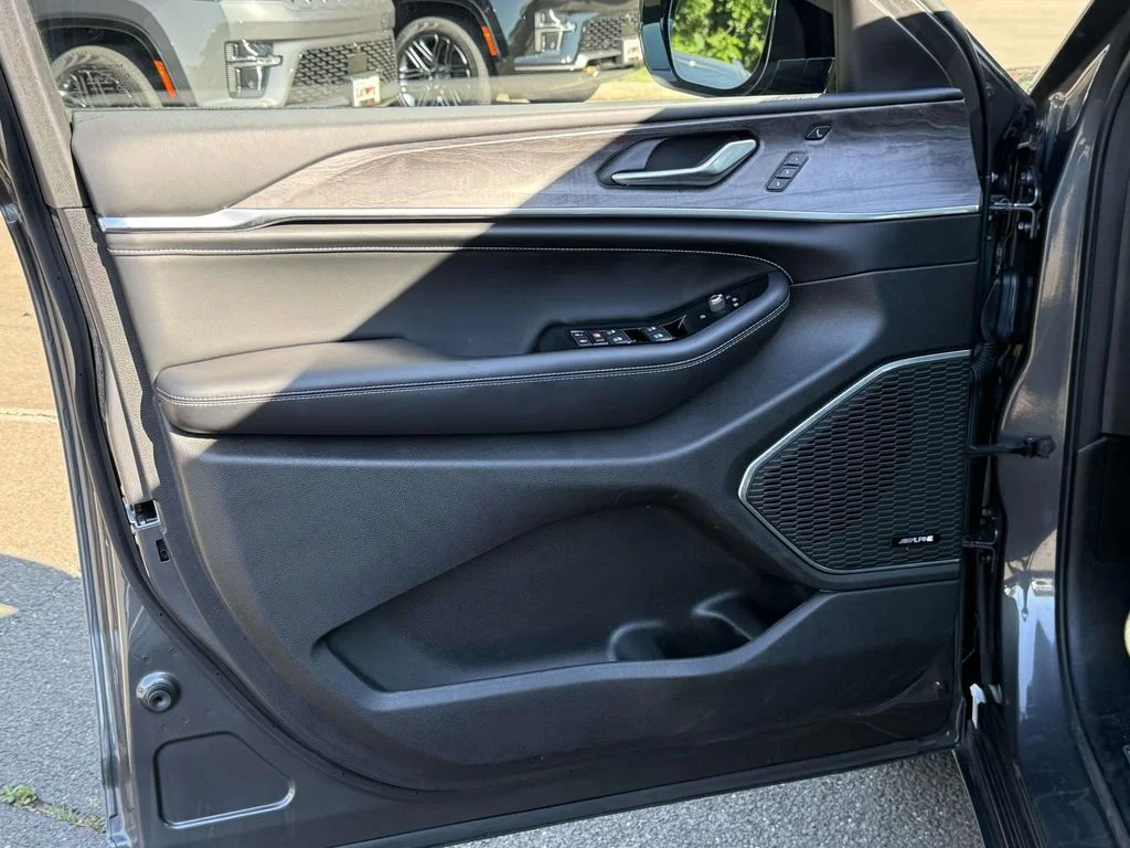 Used 2023 Gray Jeep Overland image 30