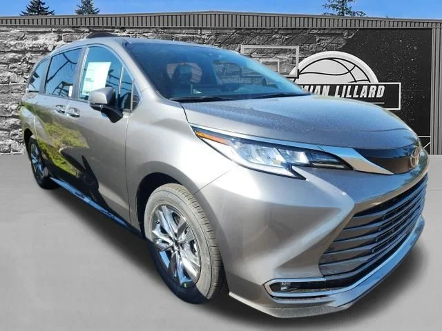 2026 Toyota Sienna Limited 7-Passenger Hybrid AWD's photo