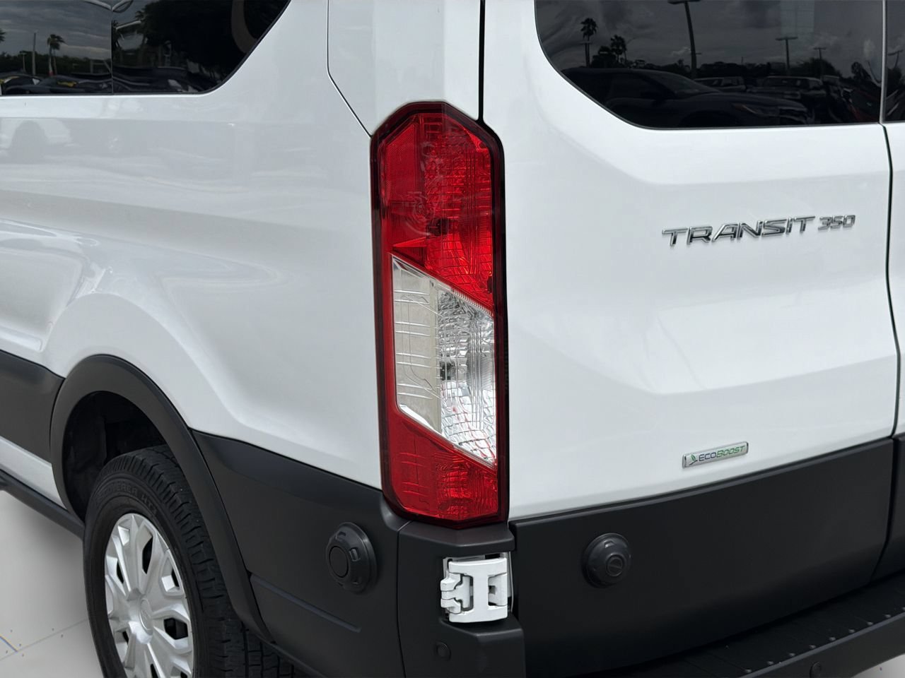 Used 2024 Oxford White Ford XLT image 7
