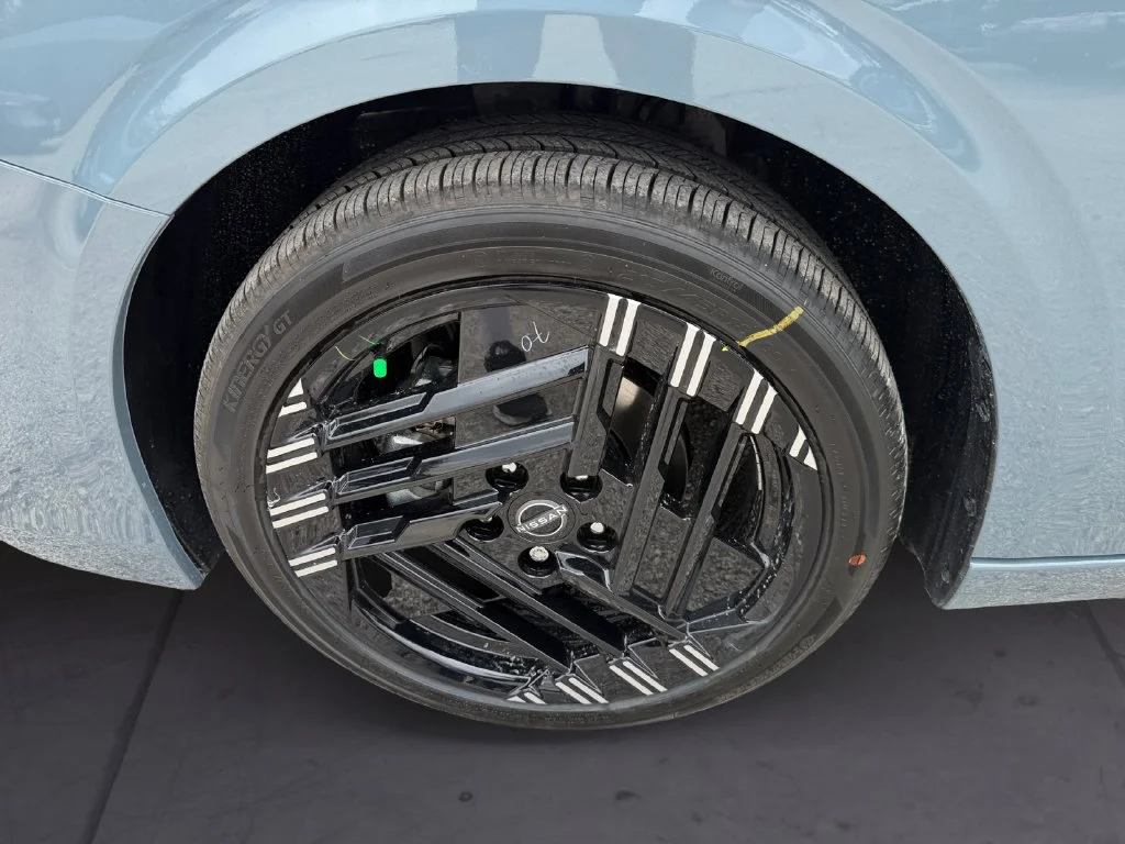 New 2027 Gray Nissan SR image 9