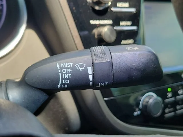 2020 Toyota Camry LE - Photo 24
