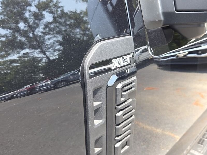 New 2026 Agate Black Metallic Ford F-250® XLT image 18