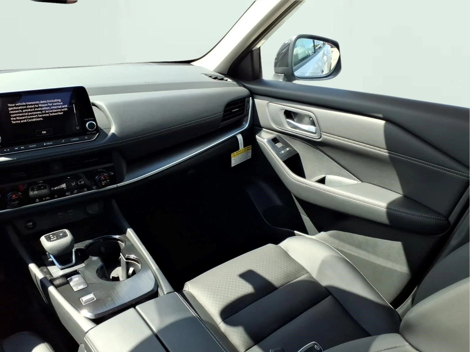 New 2026 Everest White Pearl TriCoat Nissan Dark Armor™ image 11