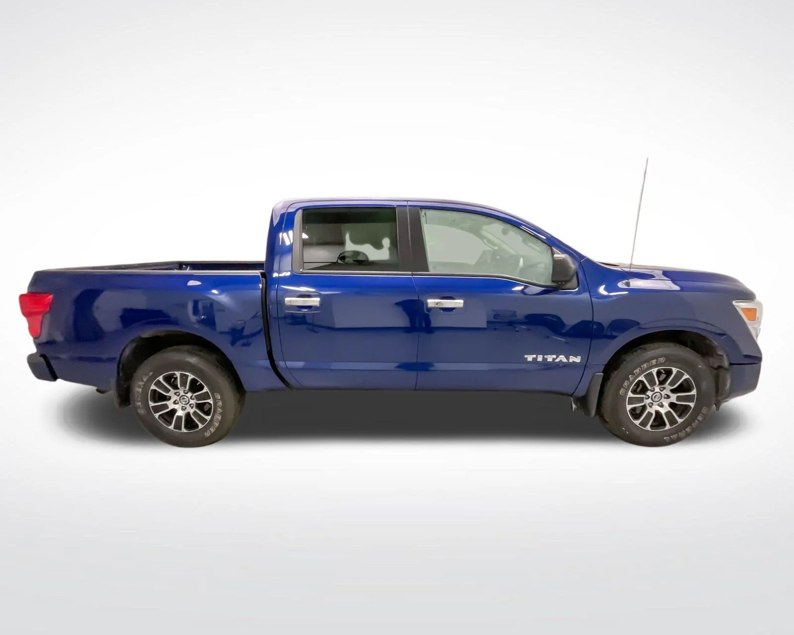 Used 2021 Blue Nissan SV image 4
