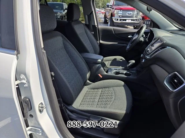 Used 2023 Summit White CHEVROLET LT image 19