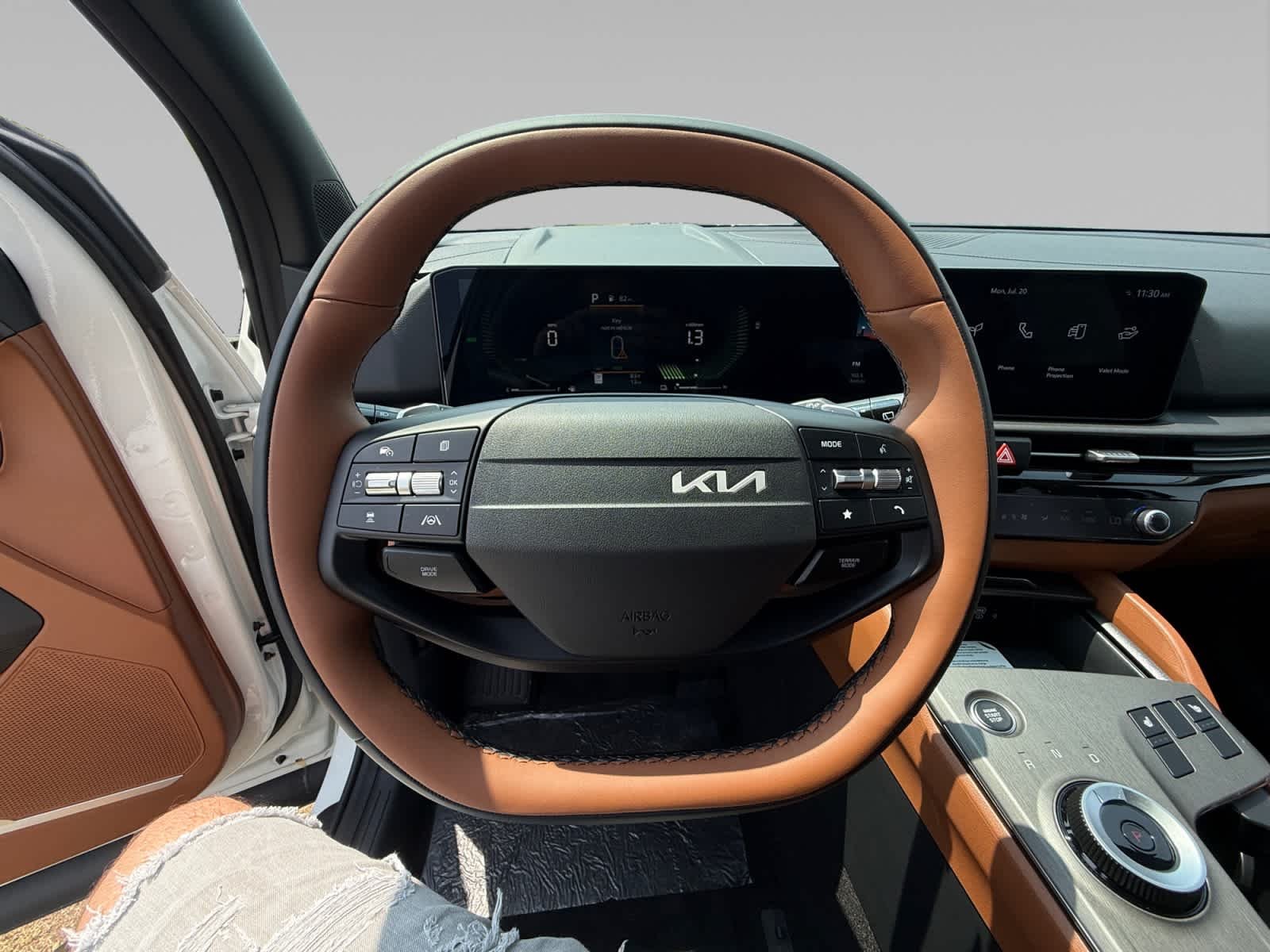 New 2027 Snow White Pearl Kia X-Line image 13