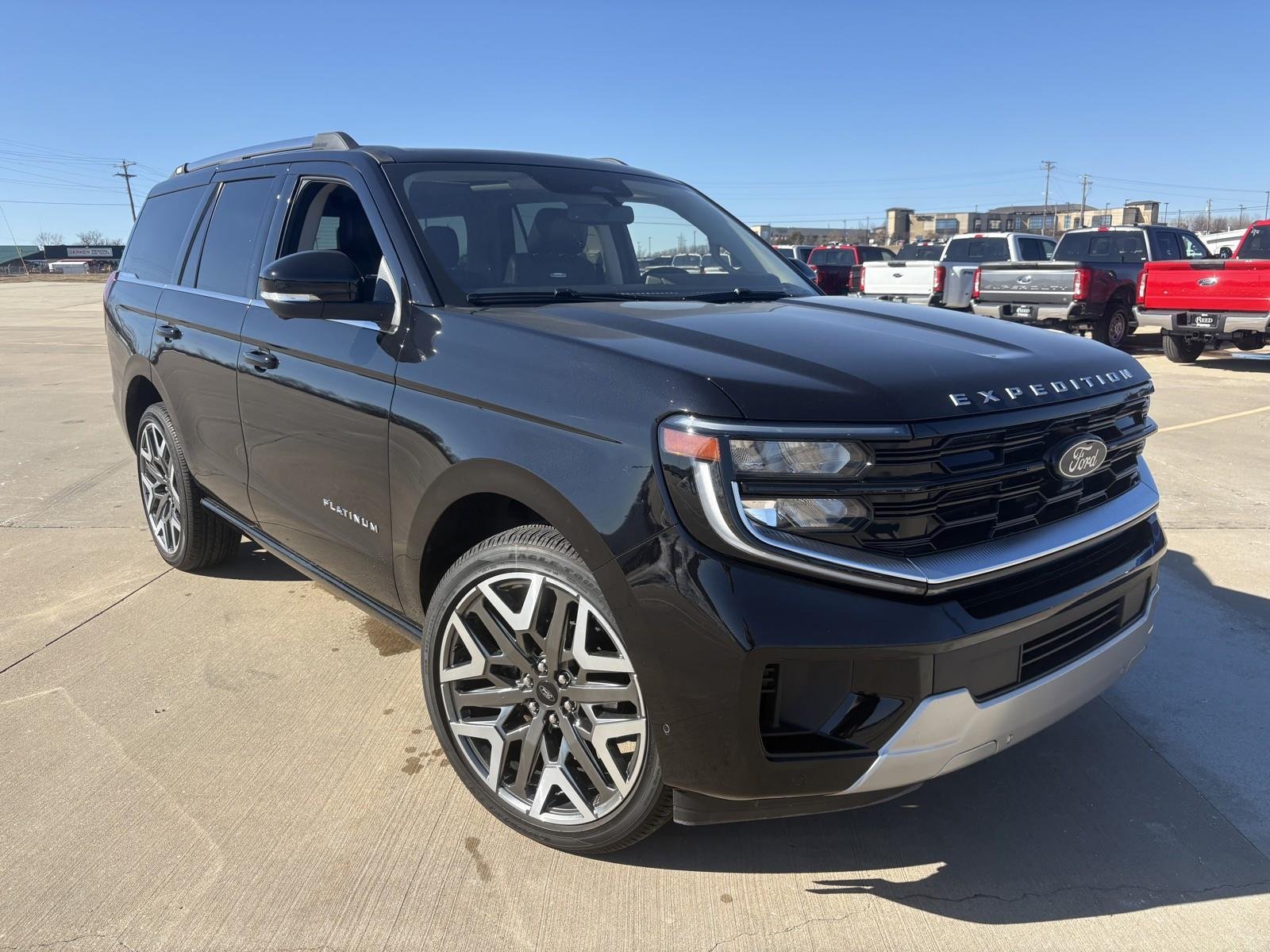 Used 2025 Ford Expedition Platinum with VIN 1FMJU1MGXSEA15208 for sale in Kansas City