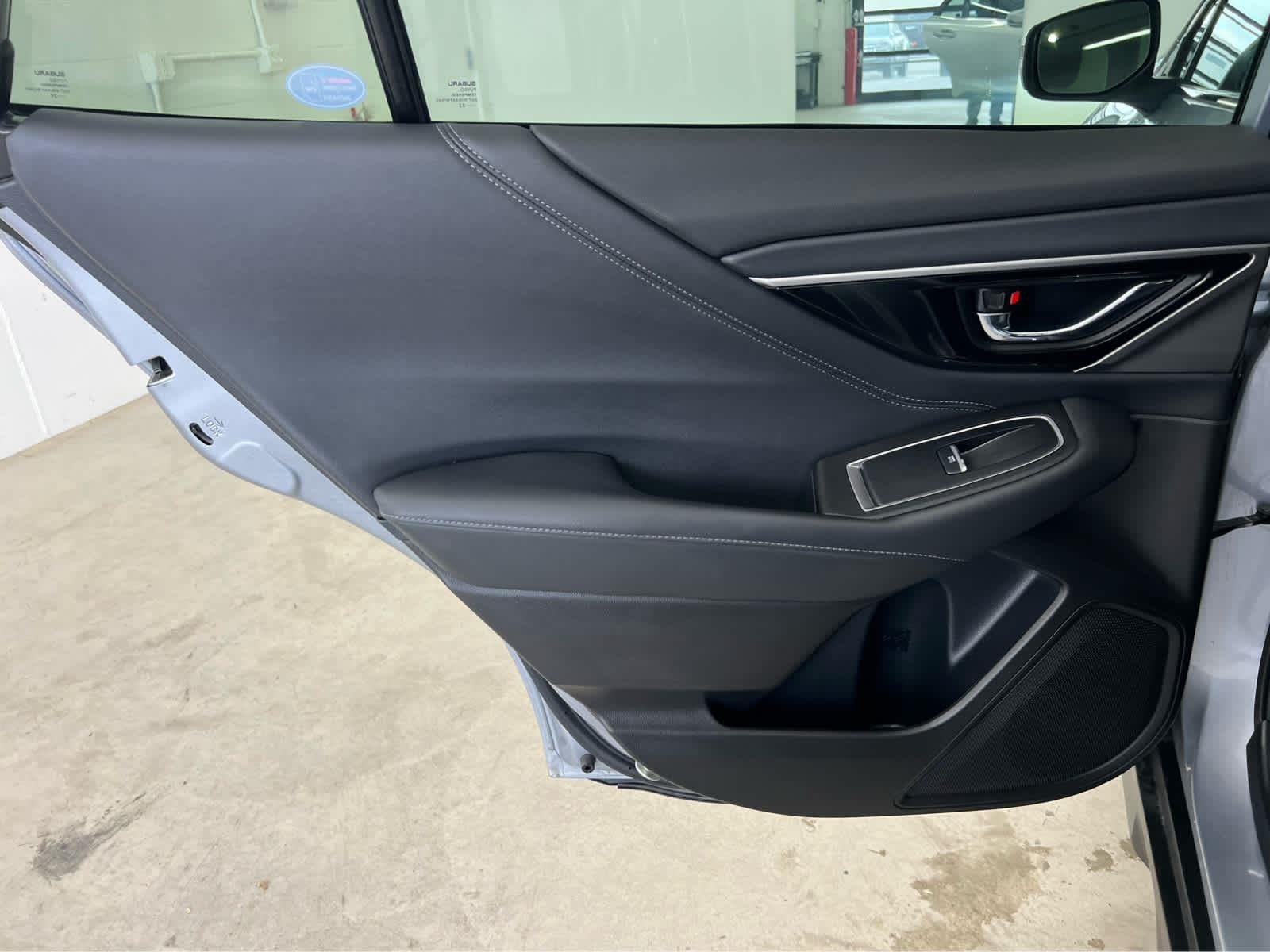 Used 2022 Ice Silver Metallic Subaru Limited image 23