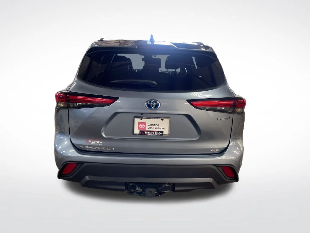 Used 2021  Toyota XLE image 4