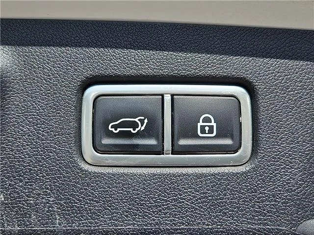 Used 2023 Glacial White Pearl KIA EX (DCT) Front-Wheel Drive image 10