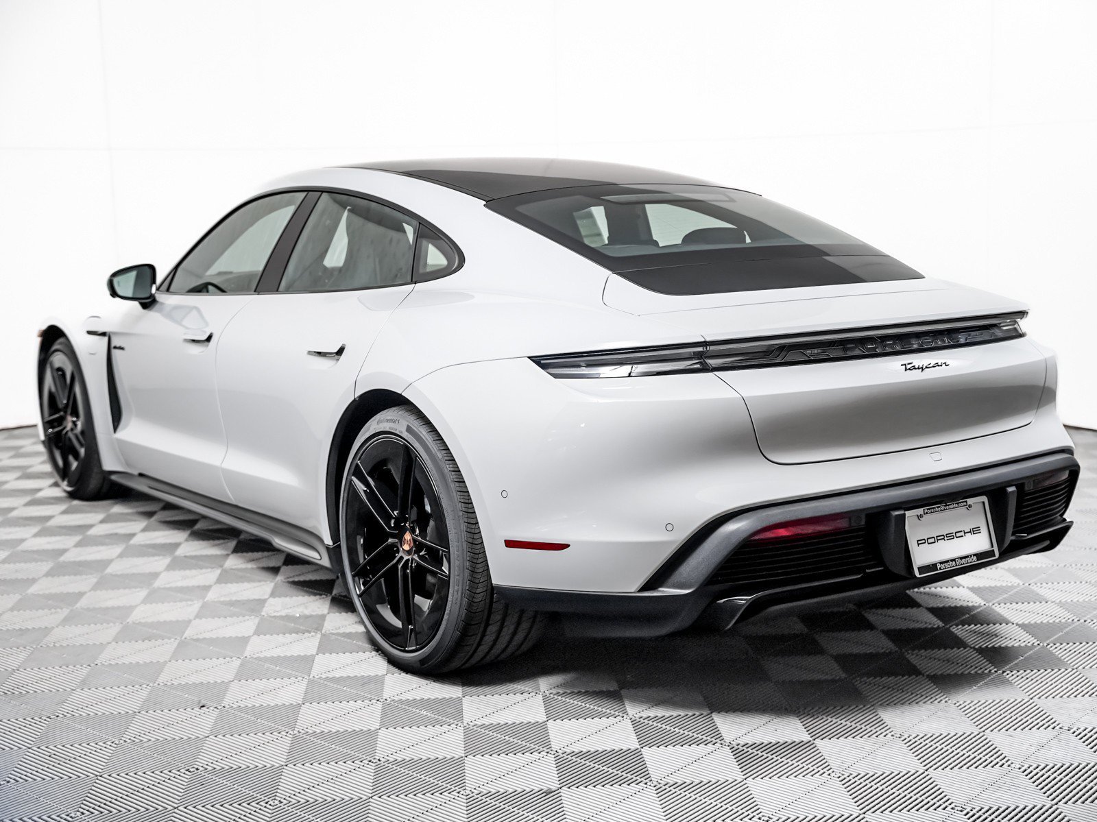 New 2026 White Porsche Black Edition image 3