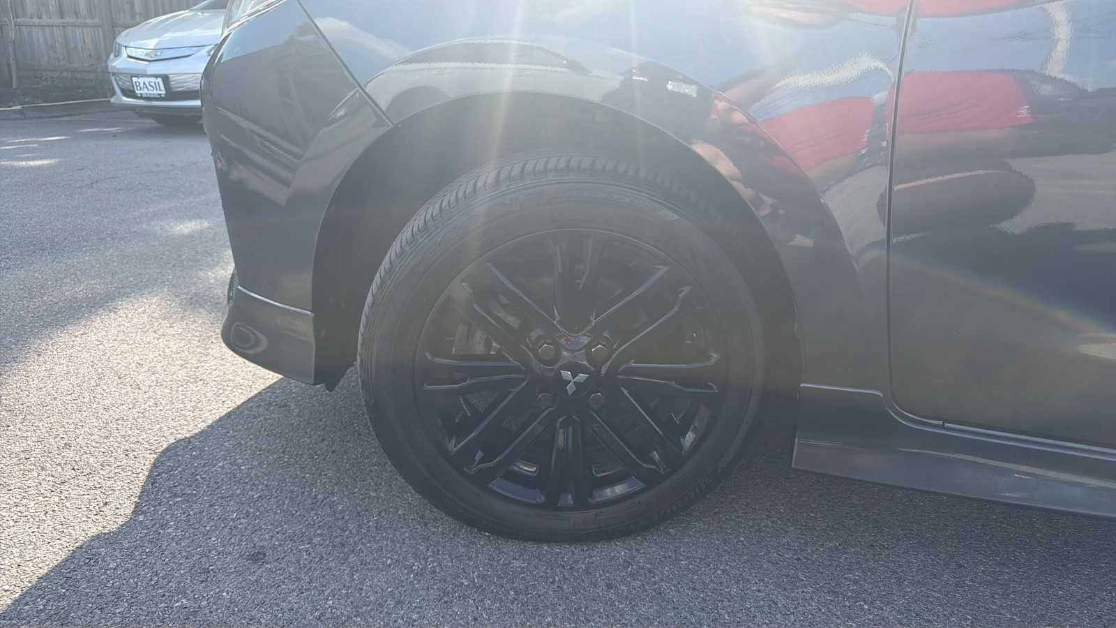 Used 2024 Graphite Gray Metallic w/Black Roof Mitsubishi Black Edition image 9