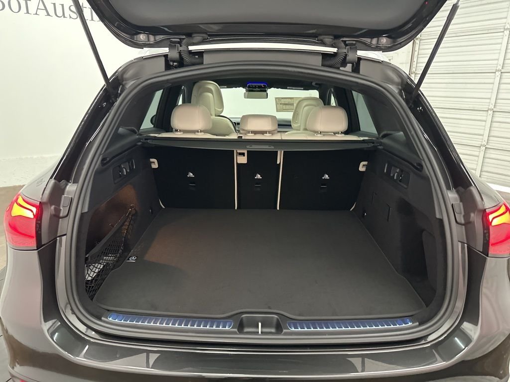 Used 2026 Gray Mercedes-Benz GLC 300 image 25
