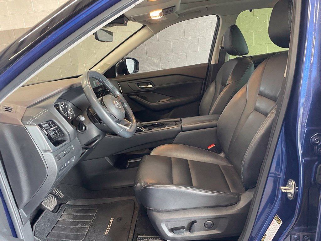 Used 2023 Blue Nissan SL image 10