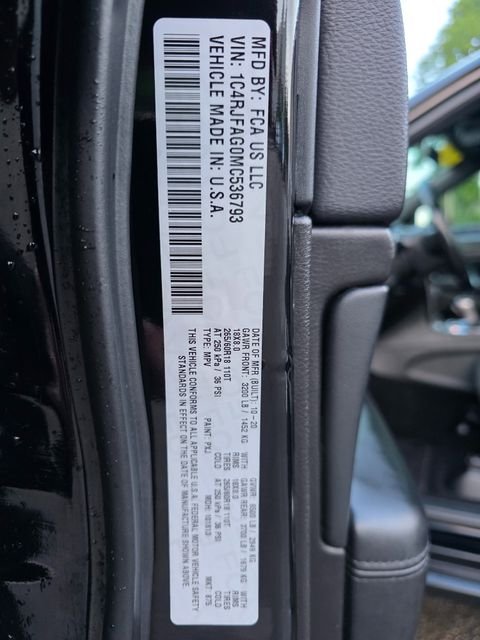 Used 2021 Diamond Black Jeep Laredo E image 25