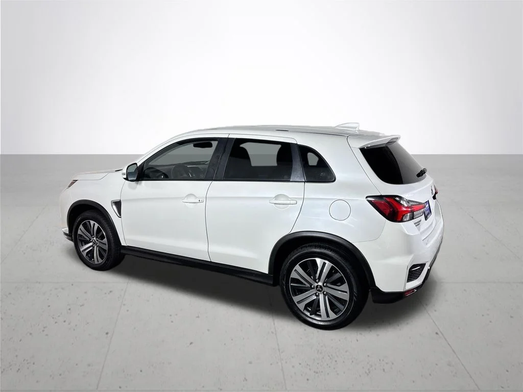 Used 2021 White Mitsubishi 2.0 SE image 8