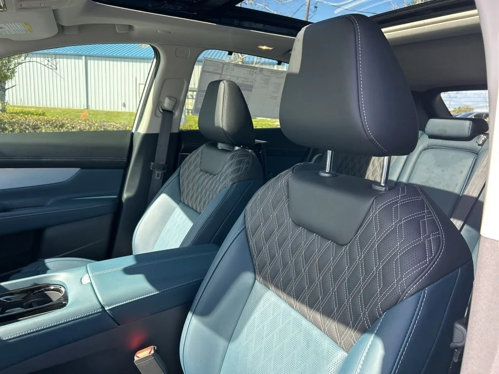 New 2026 Everest White Pearl TriCoat Nissan Platinum image 21