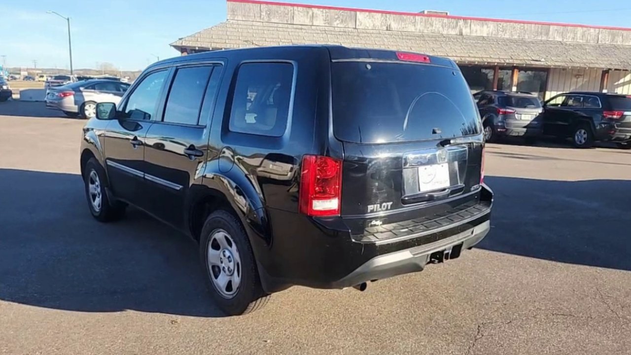 2013 Honda Pilot LX Sport photo 2
