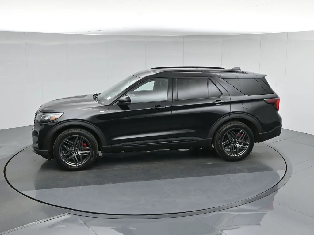 New 2026 Agate Black Metallic Ford ST-Line image 43