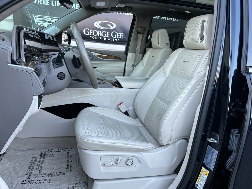 Used 2021 Dark Moon Blue Metallic Cadillac Premium Luxury Platinum image 11