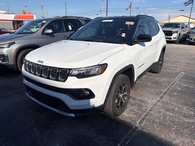Used 2024 White Jeep Limited image 2