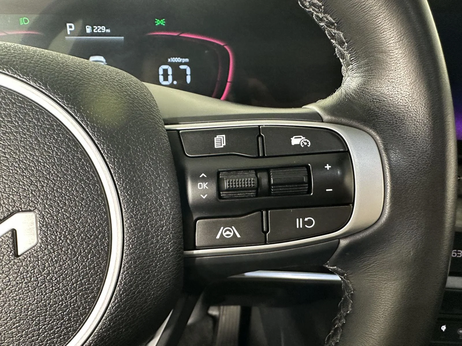 Used 2024 Gravity Gray Kia X-Line image 30